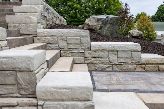 Pavers, Retaining Wall & Steps
